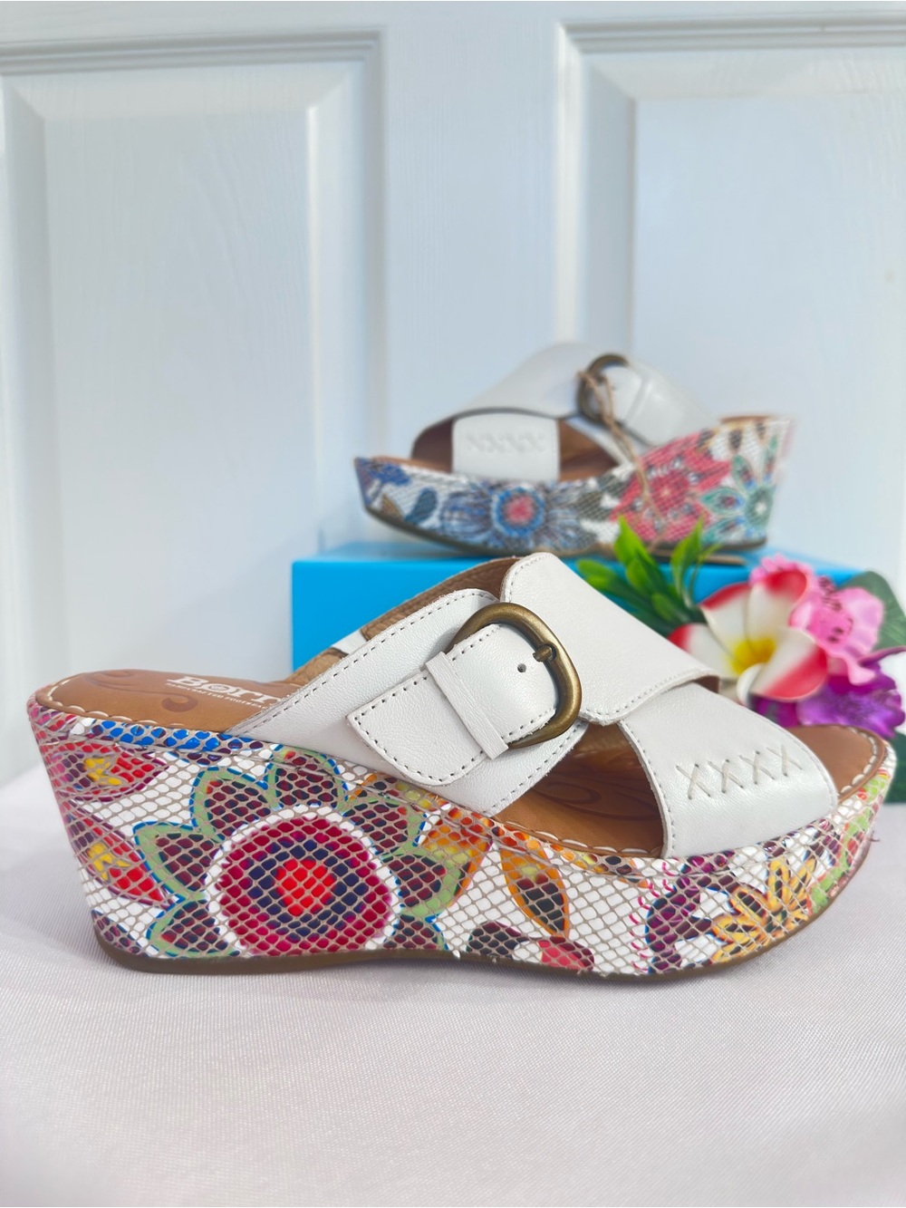 BORN ~ Off-White/White Wedge Slide Sandals w/Brass Buckle & Floral Mosaic Design